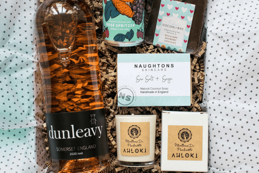 How to Choose a Gift Hamper for Delivery in the UK